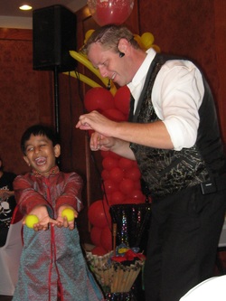 Aubrey birthday magician specialist Kendal Kane entertains  entertains at kids parties.